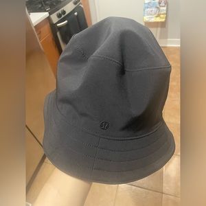 Lululemon bucket hat